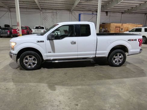 Used 2015 Ford F150 XLT w/ Equipment Group 302A Luxury AWD/4WD image 4