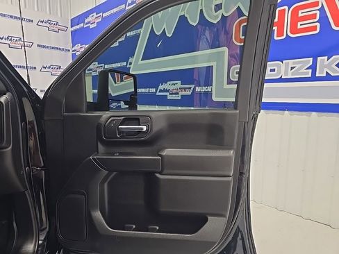 Used 2022 Chevrolet Silverado 2500 Custom w/ Custom Value Package image 26