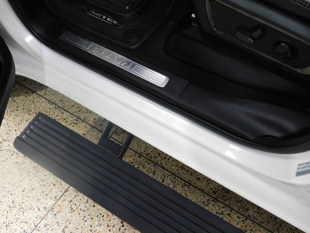 Used 2022 RAM 1500 Limited w/ Body-Colour Bumper Group AWD/4WD image 23