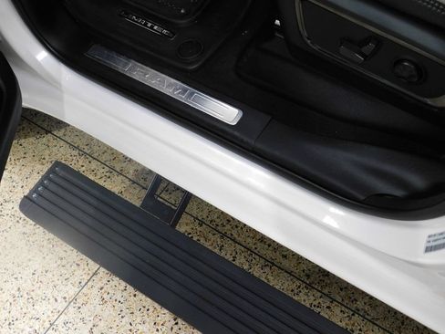 Used 2022 RAM 1500 Limited w/ Body-Colour Bumper Group AWD/4WD image 23