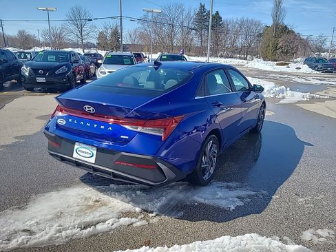 Used 2025 Hyundai Elantra Limited FWD image 6