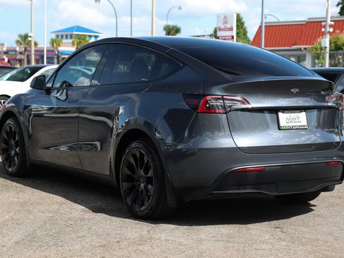 Used 2023 Tesla Model Y Long Range AWD/4WD image 9