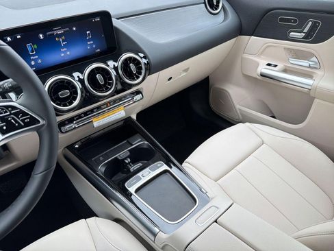 New 2026 Mercedes-Benz GLA 250 4MATIC image 26