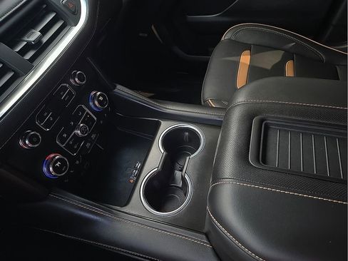 Used 2023 GMC Yukon AT4 AWD/4WD image 22