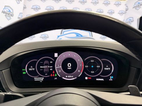 Used 2024 Porsche Cayenne image 36