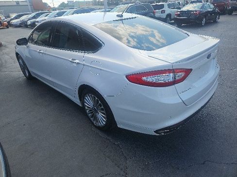Used 2016 Ford Fusion Titanium FWD image 4