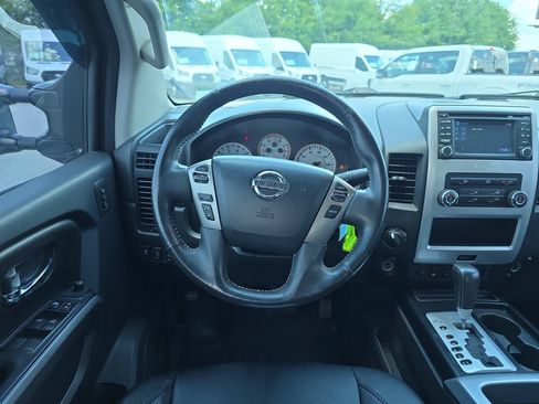 Used 2015 Nissan Titan PRO-4X w/ Pro-4x Luxury Package AWD/4WD image 17