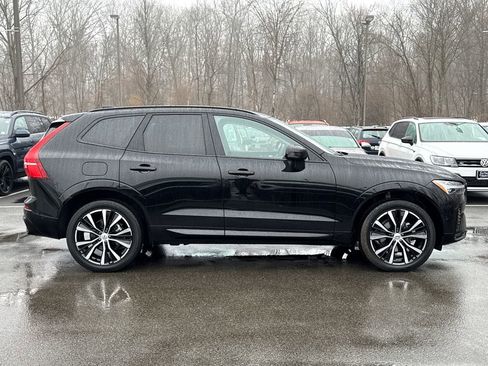 Used 2025 Volvo XC60 B5 Plus AWD/4WD image 2