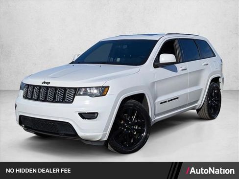 Used 2018 Jeep Grand Cherokee Altitude RWD image 1