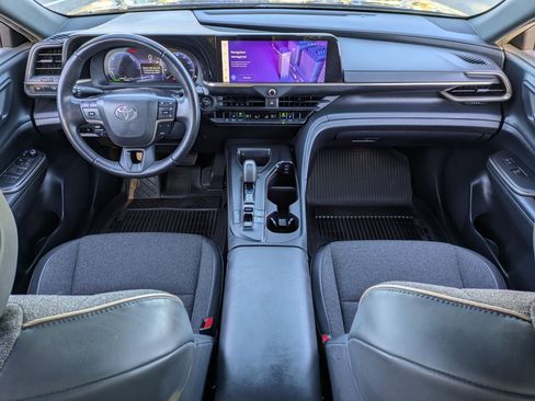 Used 2023 Toyota Crown XLE image 16