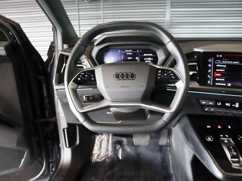 Used 2024 Audi Q4 e-tron Premium Plus image 17