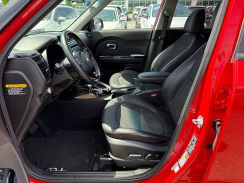 Used 2018 Kia Soul ! w/ Tech Package FWD image 14