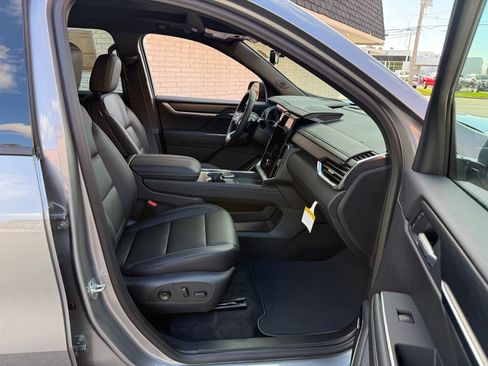 New 2026 GMC Acadia Elevation w/ Elevation Premium Package image 21