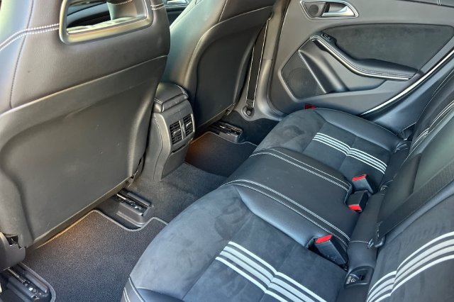 Used 2018 Mercedes-Benz CLA 250 image 15