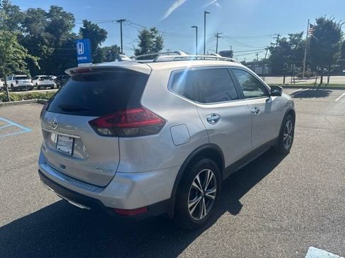 Used 2019 Nissan Rogue SV w/ Premium Package AWD/4WD image 8