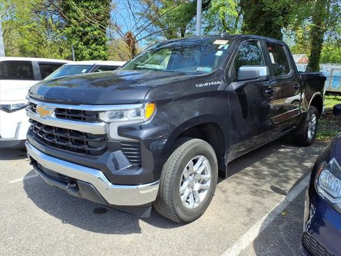 Used 2022 Chevrolet Silverado 1500 LT image 3
