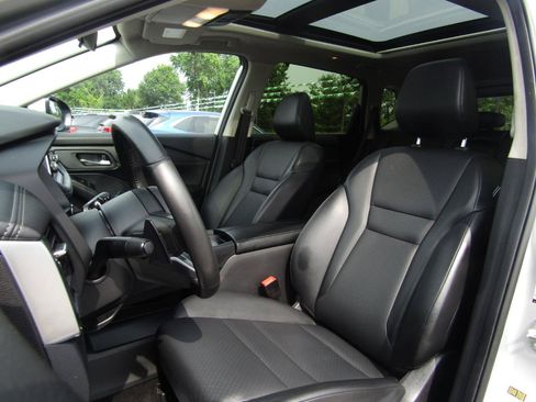 Used 2024 Nissan Rogue SV w/ SV Premium Package AWD/4WD image 14