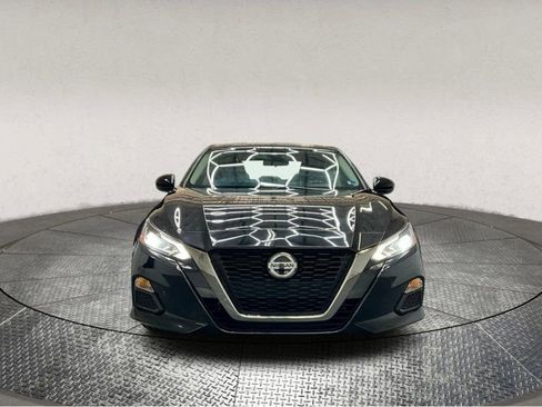 Used 2021 Nissan Altima 2.5 SR w/ SR Premium Package image 3