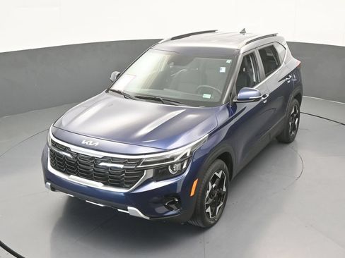 Used 2024 Kia Seltos EX FWD image 45