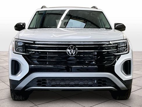 New 2026 Volkswagen Atlas Peak Edition image 5