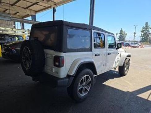 Used 2023 Jeep Wrangler Unlimited Sahara w/ Cold Weather Group AWD/4WD image 4