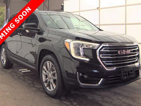 Used 2022 GMC Terrain SLT w/ Infotainment Package II AWD/4WD image 3