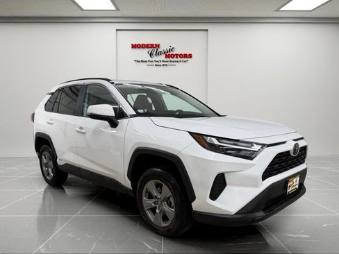 Used 2025 Toyota RAV4 XLE AWD/4WD image 1