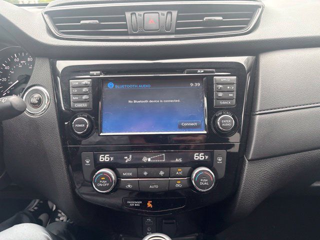 Used 2017 Nissan Rogue SV AWD/4WD image 13