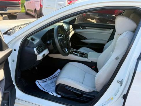 Used 2018 Honda Accord LX image 9