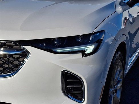 Certified 2023 Buick Envision Avenir image 8