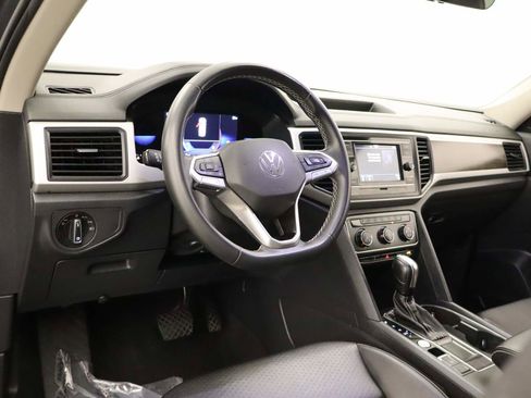 Certified 2022 Volkswagen Atlas SE image 15
