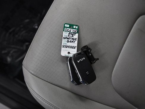 Used 2025 Kia Sportage EX image 27