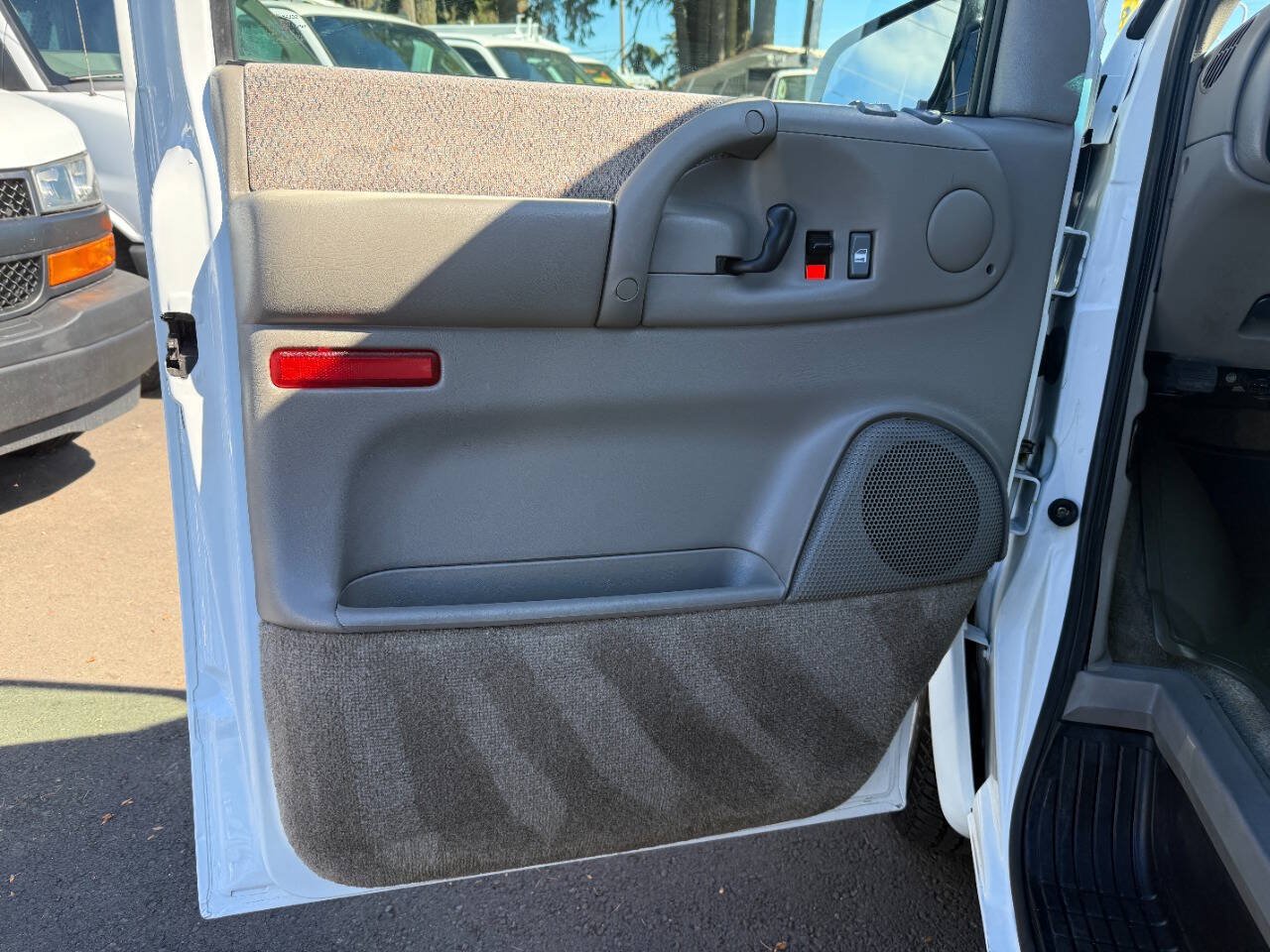 Used 2003 Chevrolet Astro LT AWD/4WD image 23