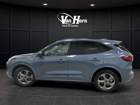 Used 2024 Ford Escape ST-Line w/ Tech Pack #1 AWD/4WD image 4