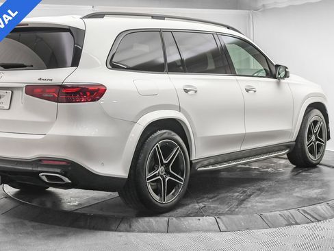 Used 2024 Mercedes-Benz GLS 450 4MATIC image 10