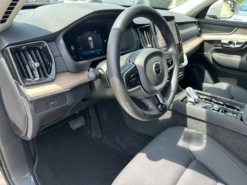 Used 2025 Volvo XC90 B6 Plus AWD/4WD image 22