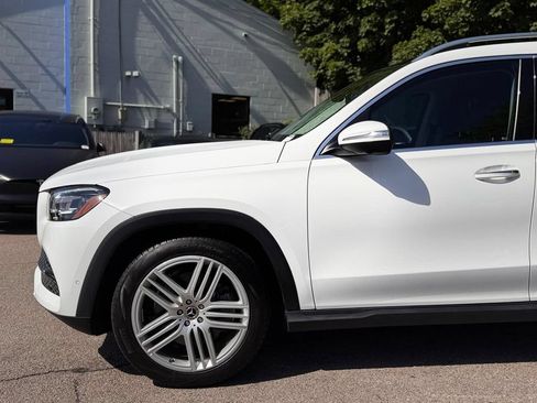 Used 2023 Mercedes-Benz GLS 450 4MATIC image 10