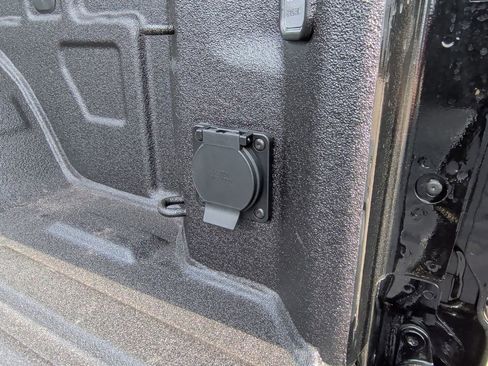 New 2026 GMC Sierra 1500 SLT image 45