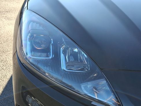 Certified 2022 Ford Escape SE w/ SE Sport Appearance Package image 9