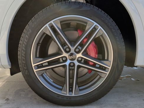 Certified 2024 Audi Q5 e Premium Plus w/ Premium Plus Package image 35