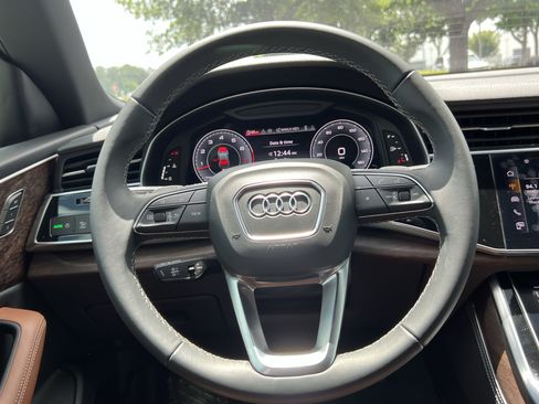 Used 2025 Audi Q8 Premium Plus AWD/4WD image 18