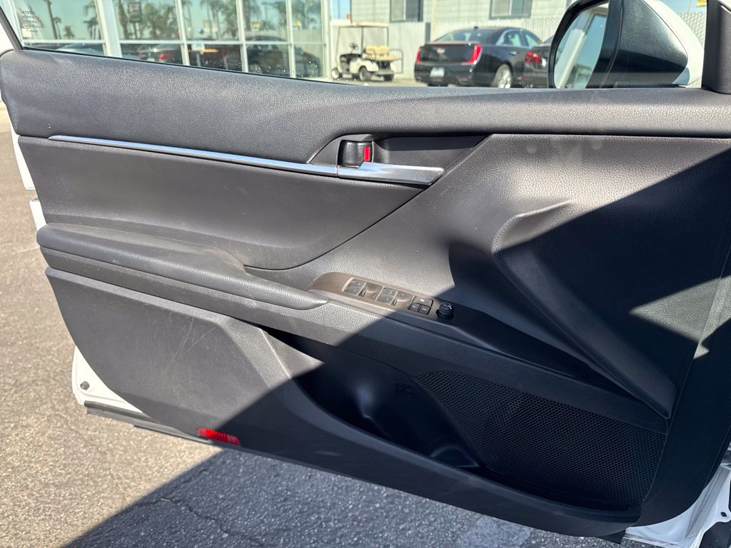 Used 2024 Toyota Camry SE w/ Cold Weather Package FWD image 18