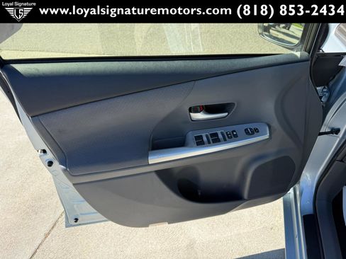 Used 2012 Toyota Prius V Three image 18