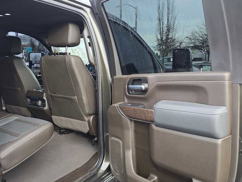 Used 2022 GMC Sierra 3500 Denali w/ Denali Ultimate Package image 14