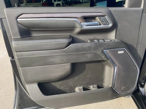 Used 2024 Chevrolet Silverado 2500 LTZ w/ LTZ Convenience Package image 10