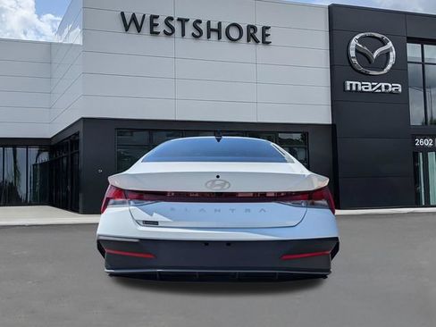Used 2024 Hyundai Elantra SEL FWD image 4