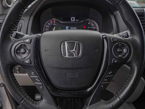 Used 2018 Honda Pilot Touring image 12