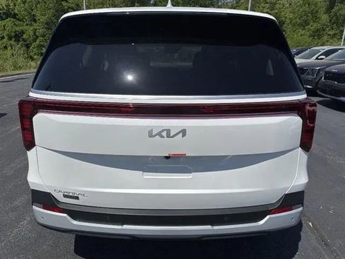 New 2026 Kia Carnival LX FWD image 5