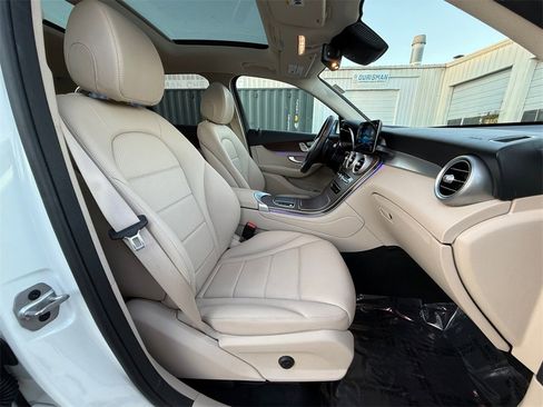 Used 2022 Mercedes-Benz GLC 300 4MATIC image 26
