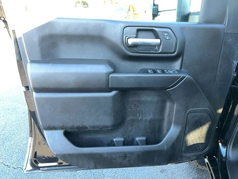 Used 2025 Chevrolet Silverado 2500 Custom w/ Custom Value Package image 13